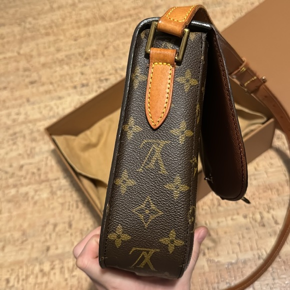 Vintage Louis Vuitton St. Cloud bag - Picture 4 of 11